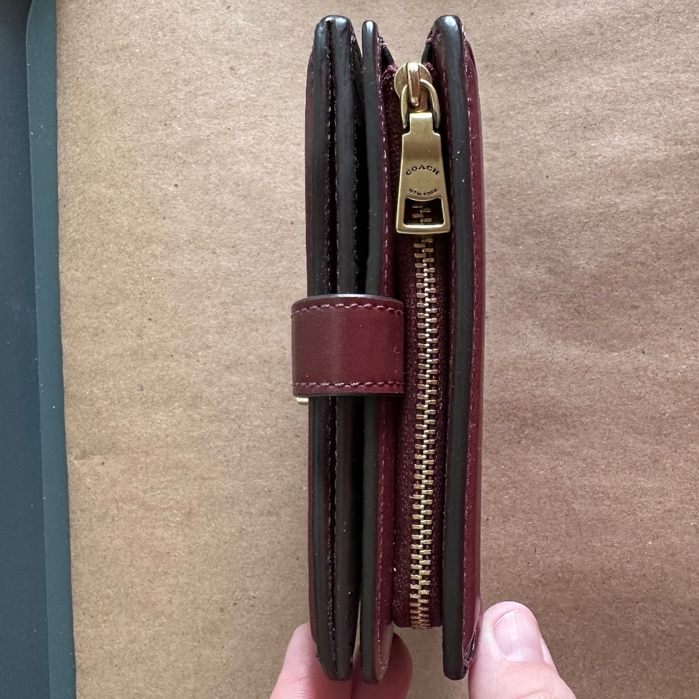 Coach Hutton Leather Wallet - Picture 4 of 6